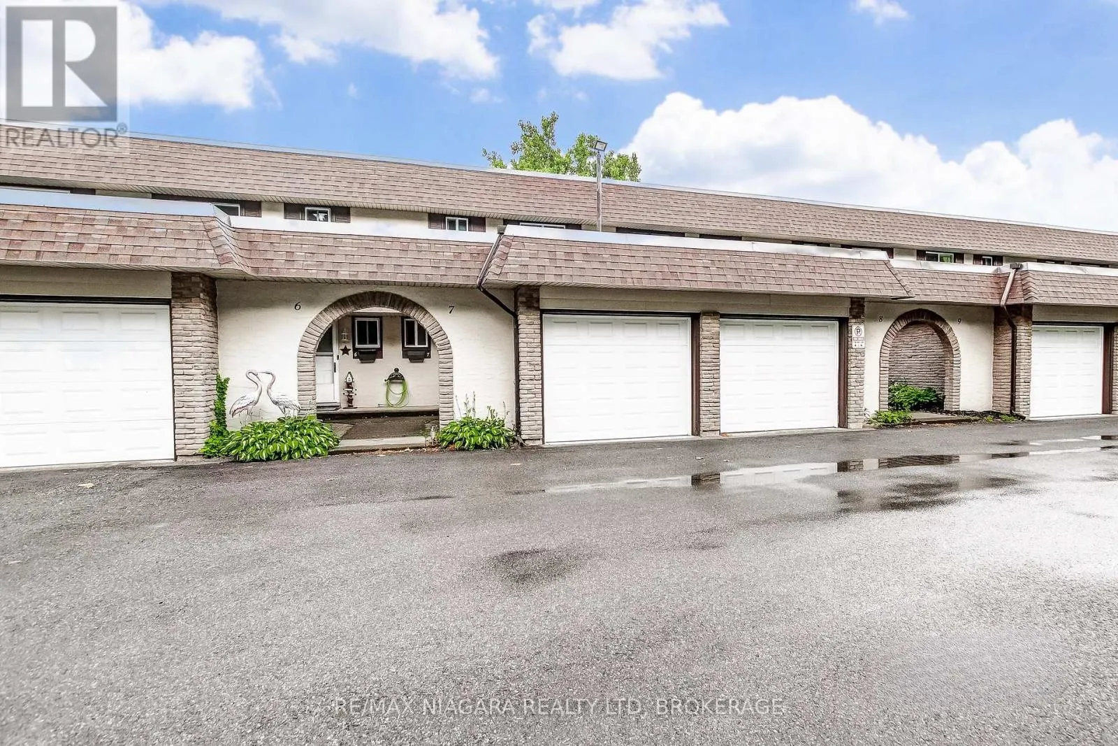 7 - 4230 MEADOWVALE DRIVE, #7