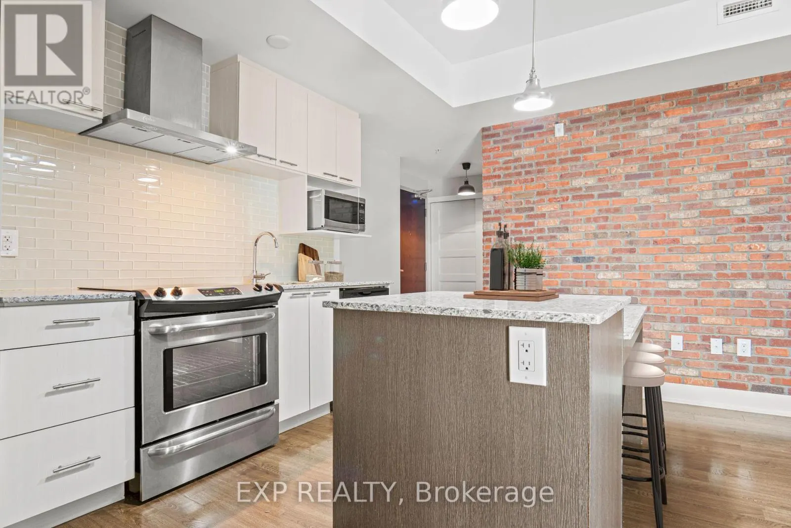 108 - 2785 BASELINE ROAD