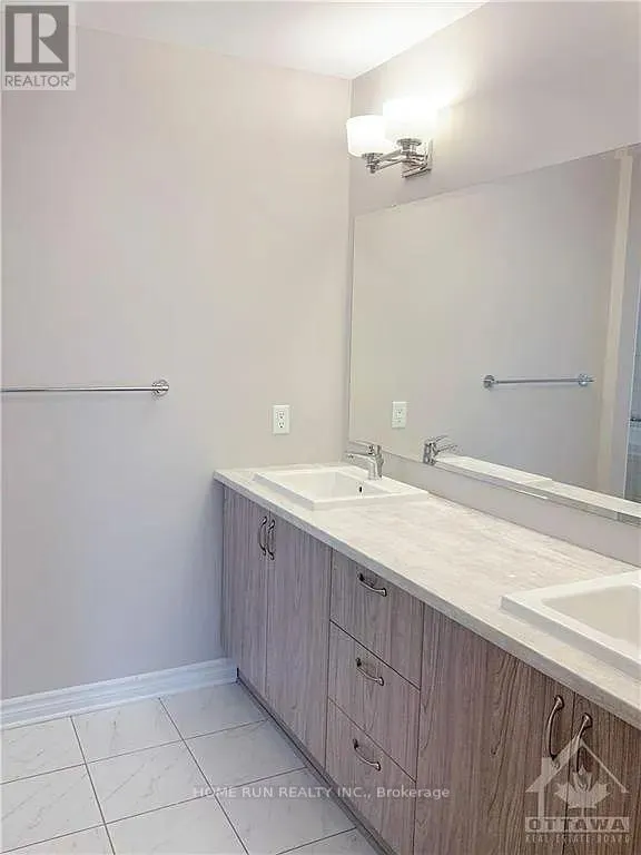 319 BRAMBLING WAY