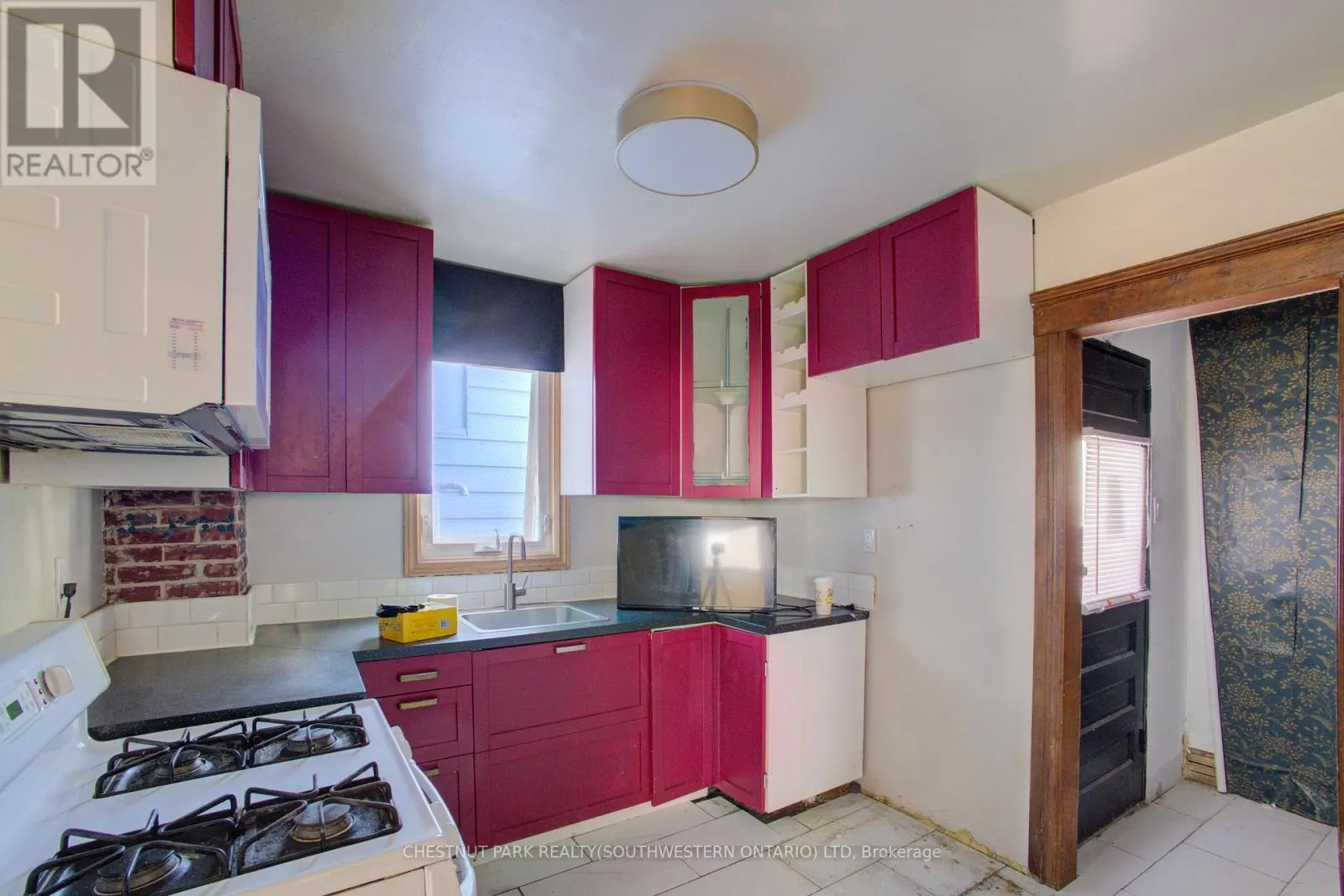 876 HALL AVENUE