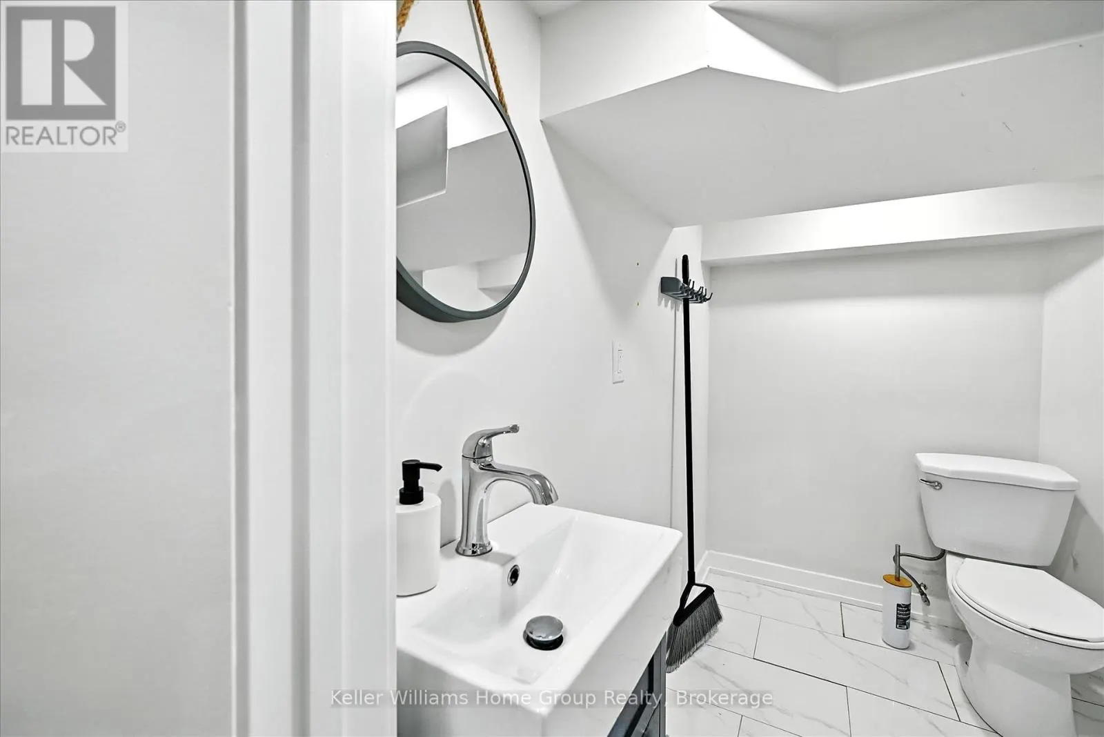 82 ROSEMONT AVENUE
