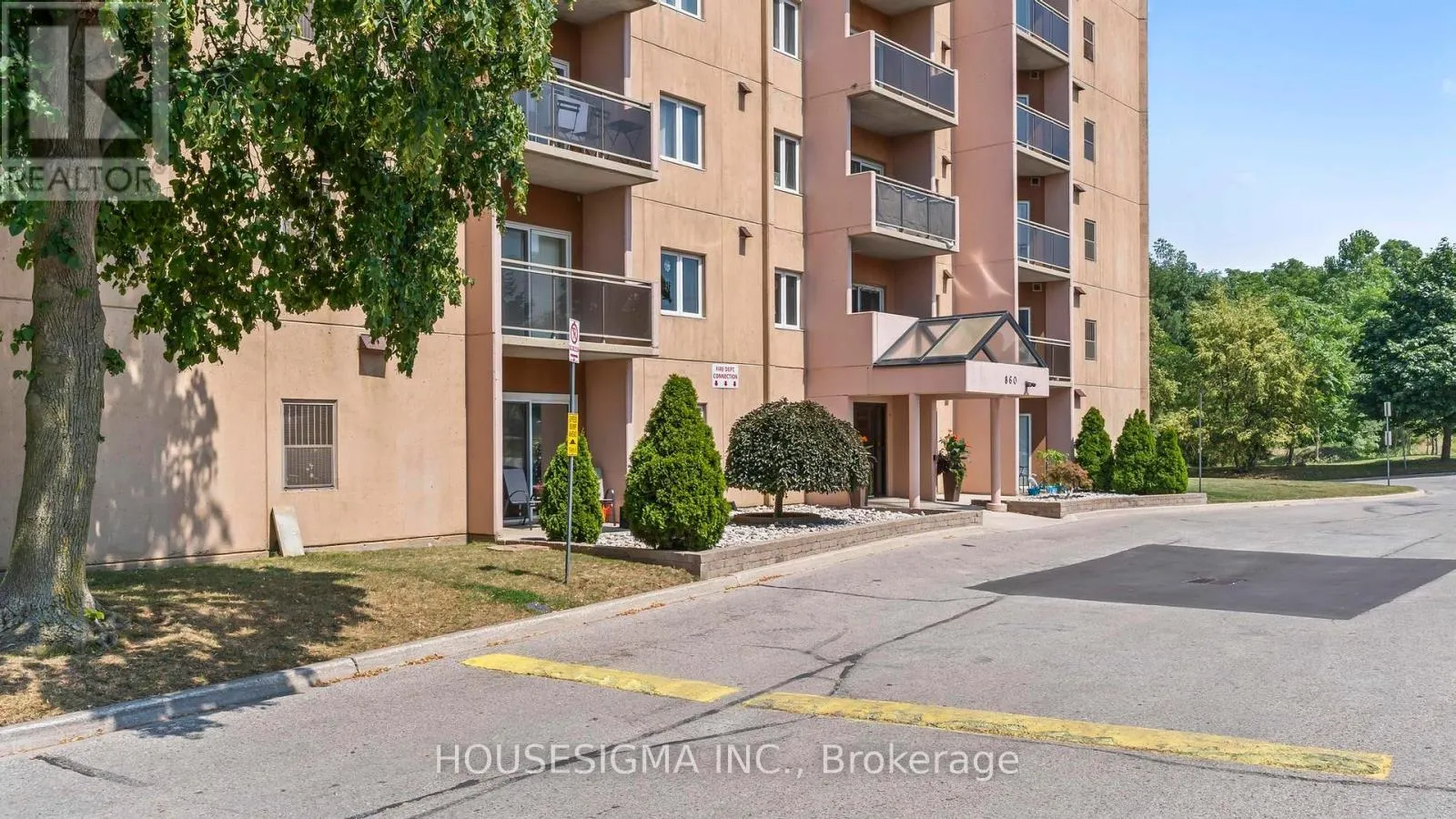 903 - 860 COMMISSIONERS ROAD E, #903