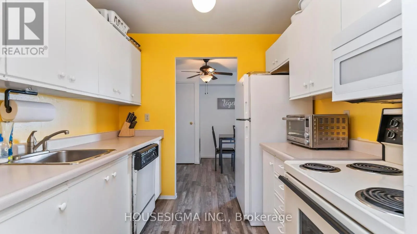 903 - 860 COMMISSIONERS ROAD E, #903