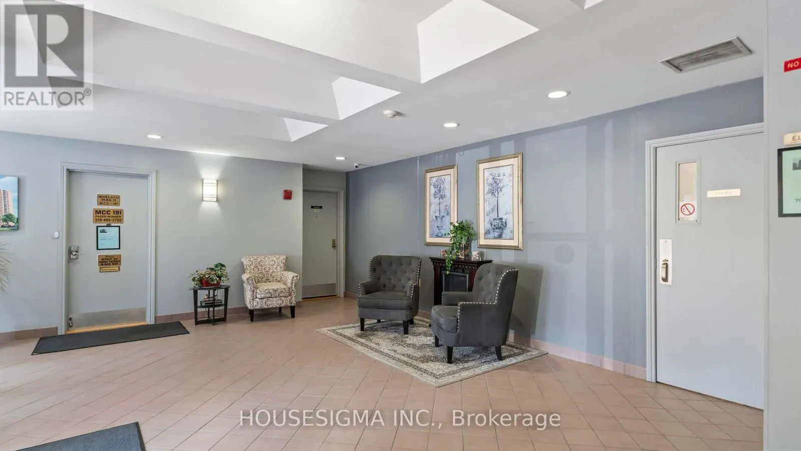 903 - 860 COMMISSIONERS ROAD E, #903