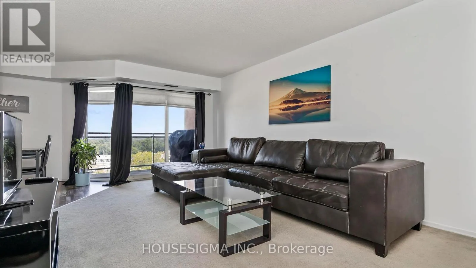 903 - 860 COMMISSIONERS ROAD E, #903