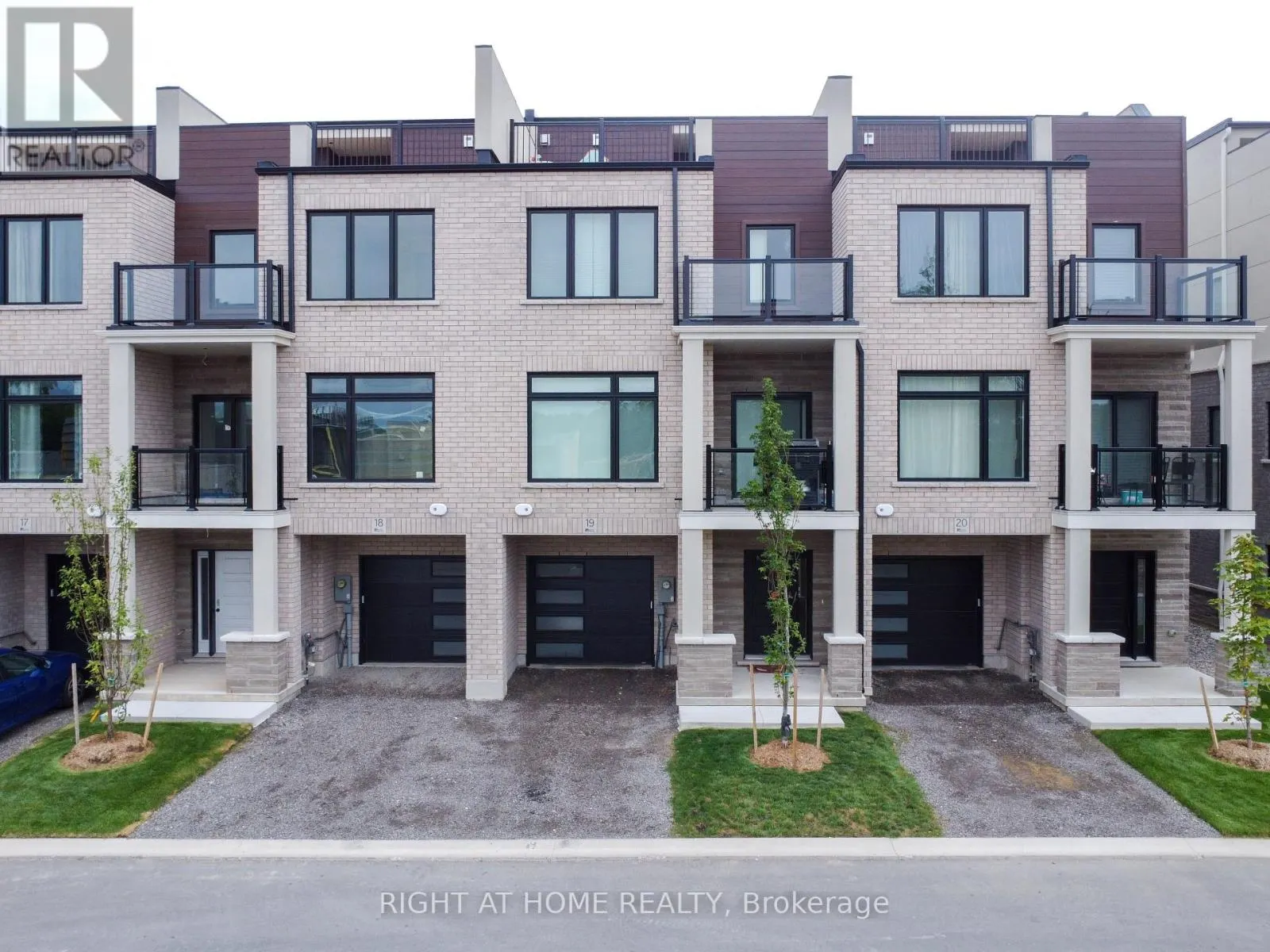 19 - 292 VINE STREET