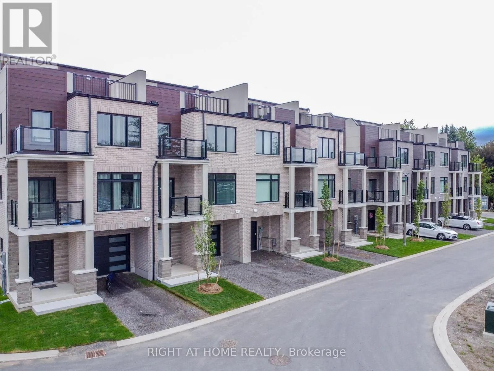 19 - 292 VINE STREET