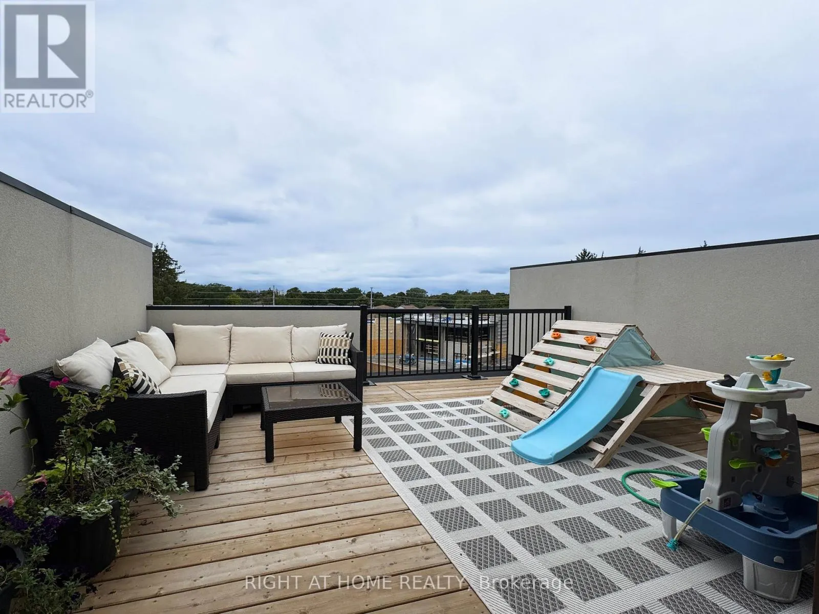 19 - 292 VINE STREET