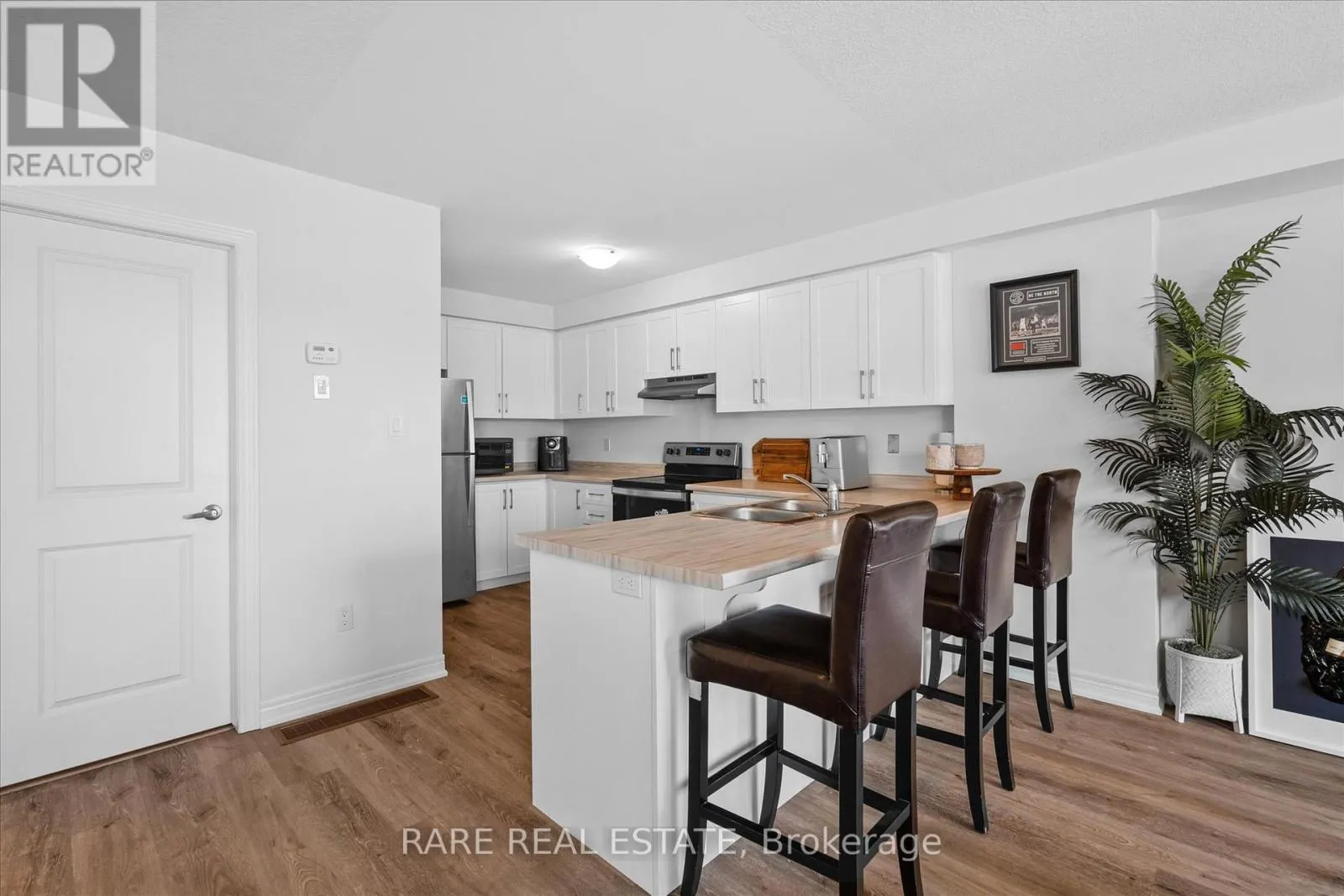 112 DRYDEN LANE