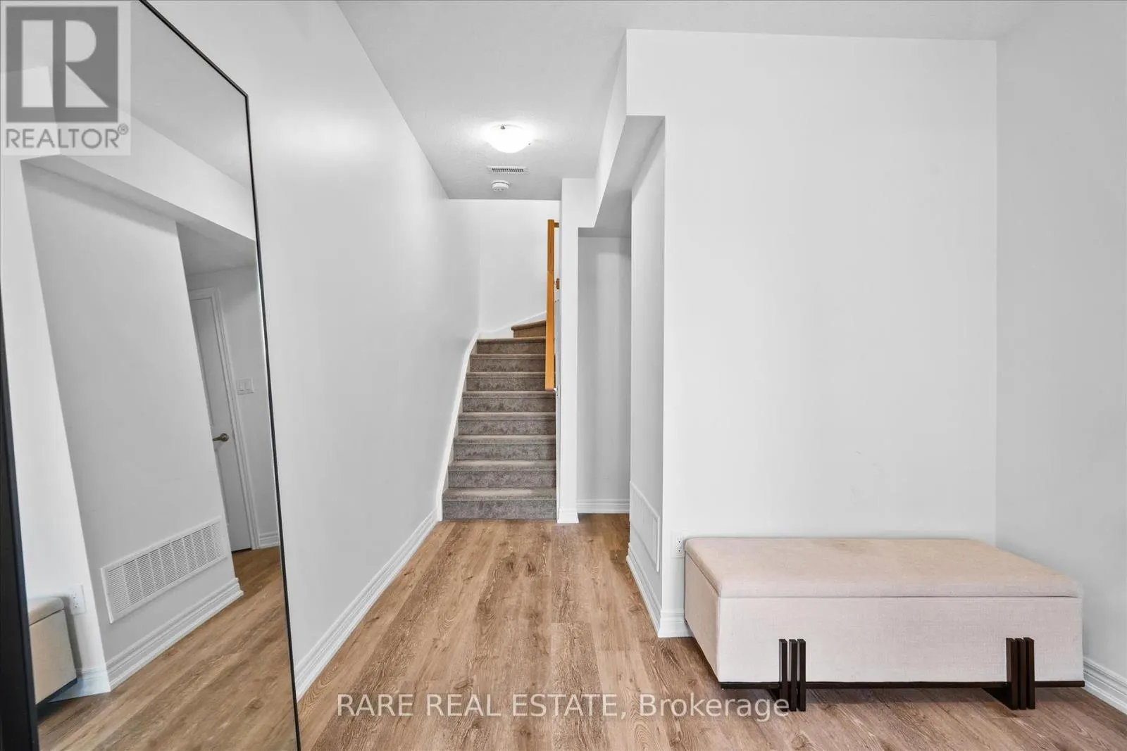 112 DRYDEN LANE