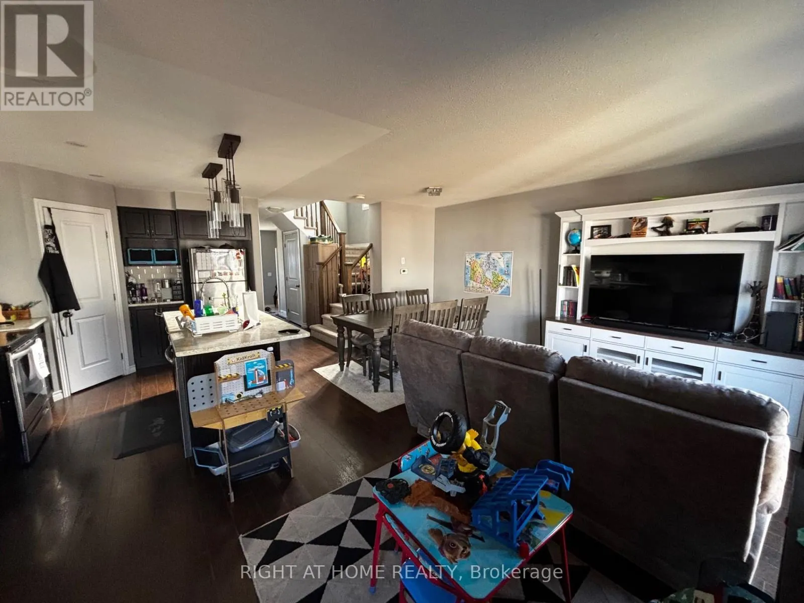1427 MONARCH DRIVE