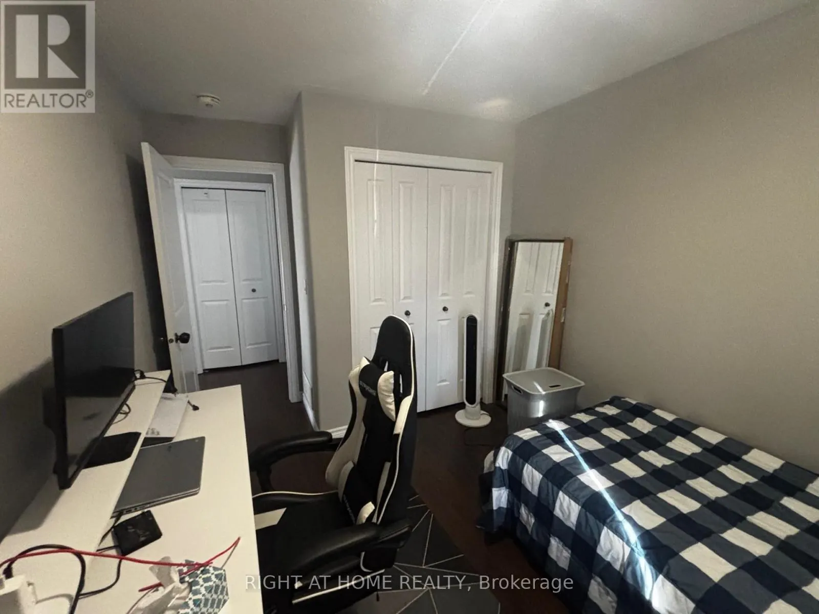 1427 MONARCH DRIVE