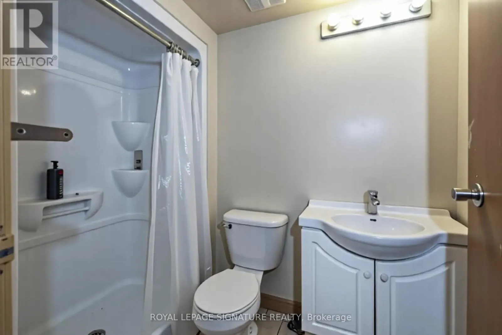 304 - 251 LESTER STREET