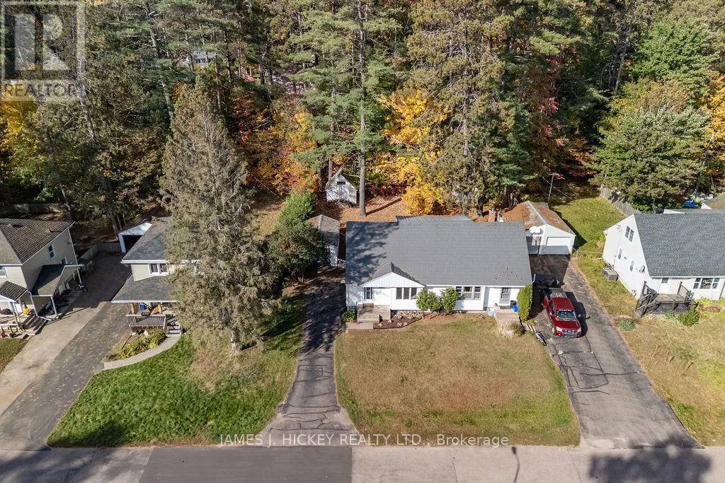 13 THOMSON CRESCENT