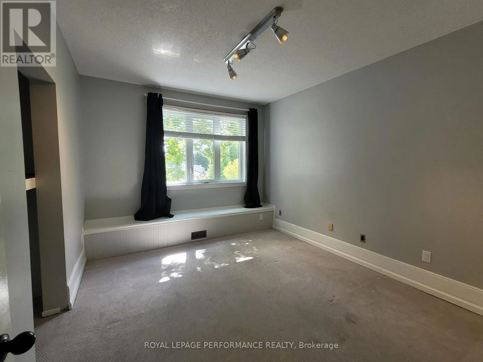 136B GLENNCASTLE DRIVE