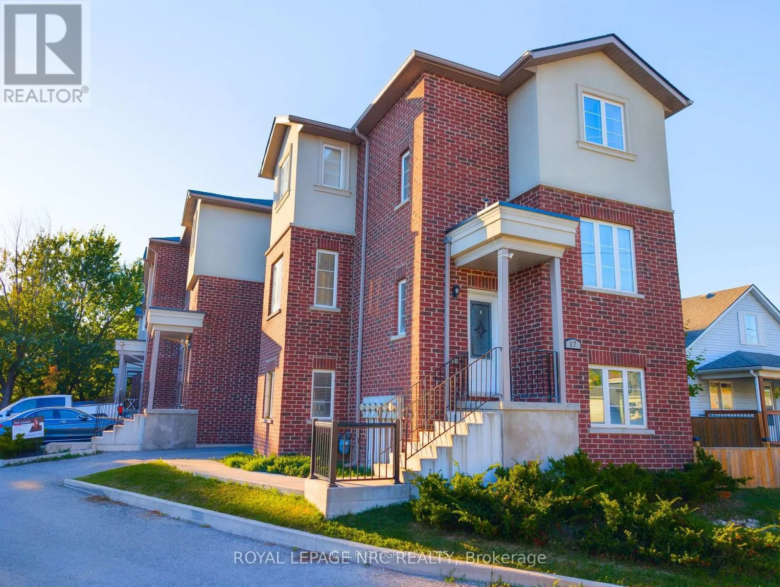 2 - 17 EAST STREET, #2