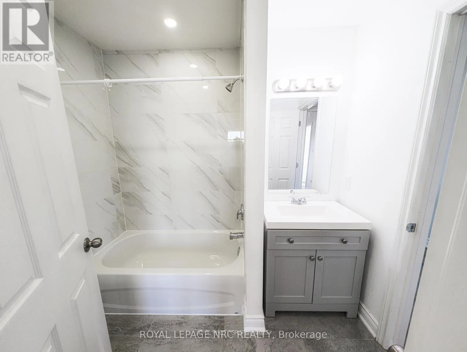 2 - 17 EAST STREET, #2