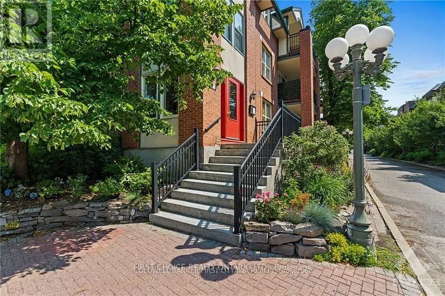 104 - 175 WOODBINE PLACE