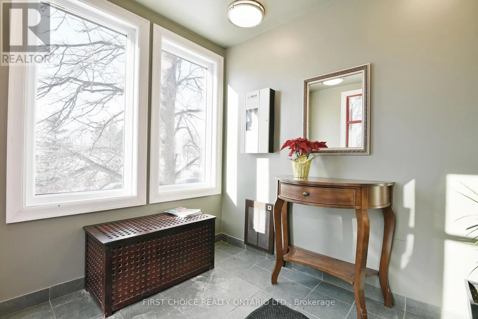 104 - 175 WOODBINE PLACE