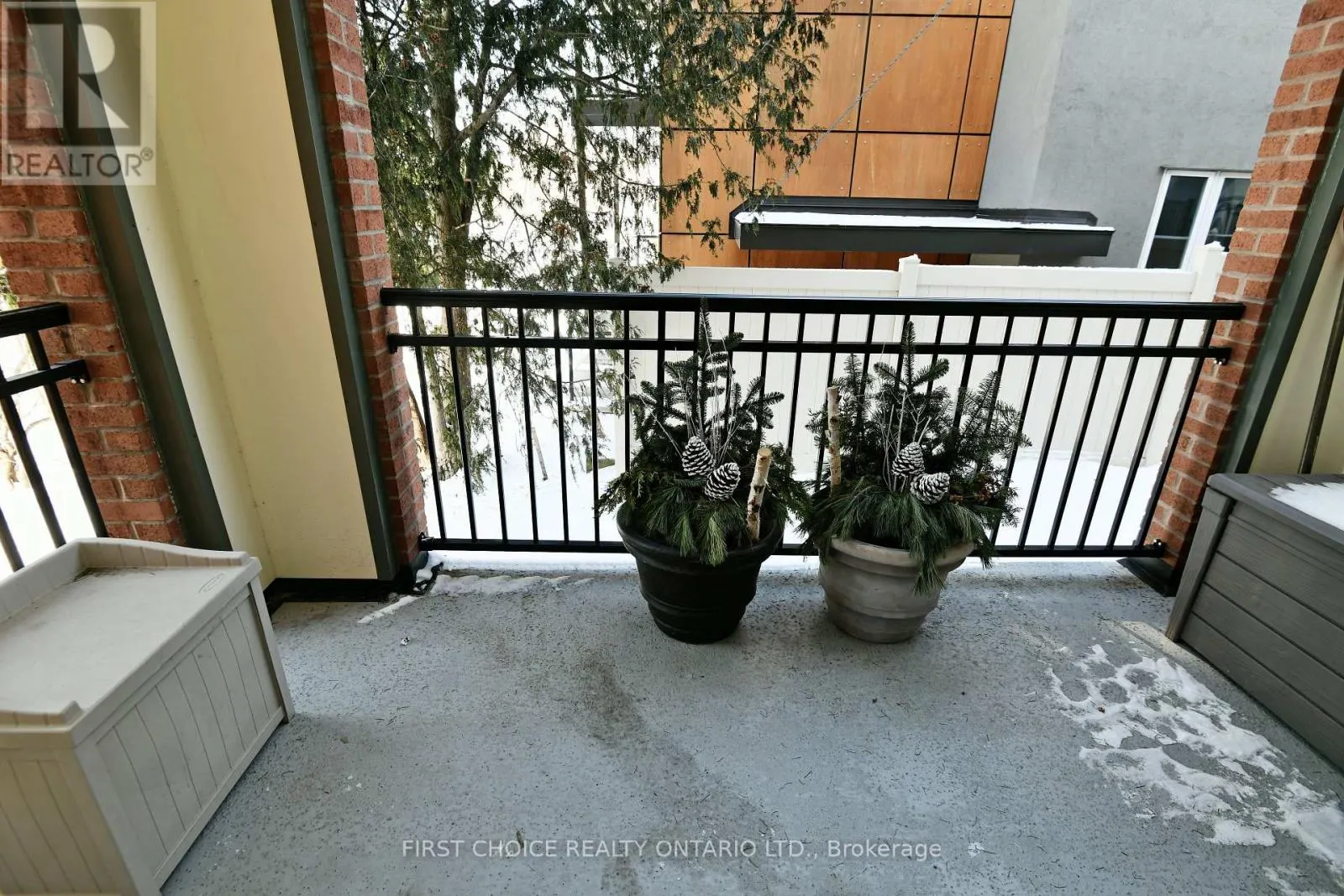 104 - 175 WOODBINE PLACE