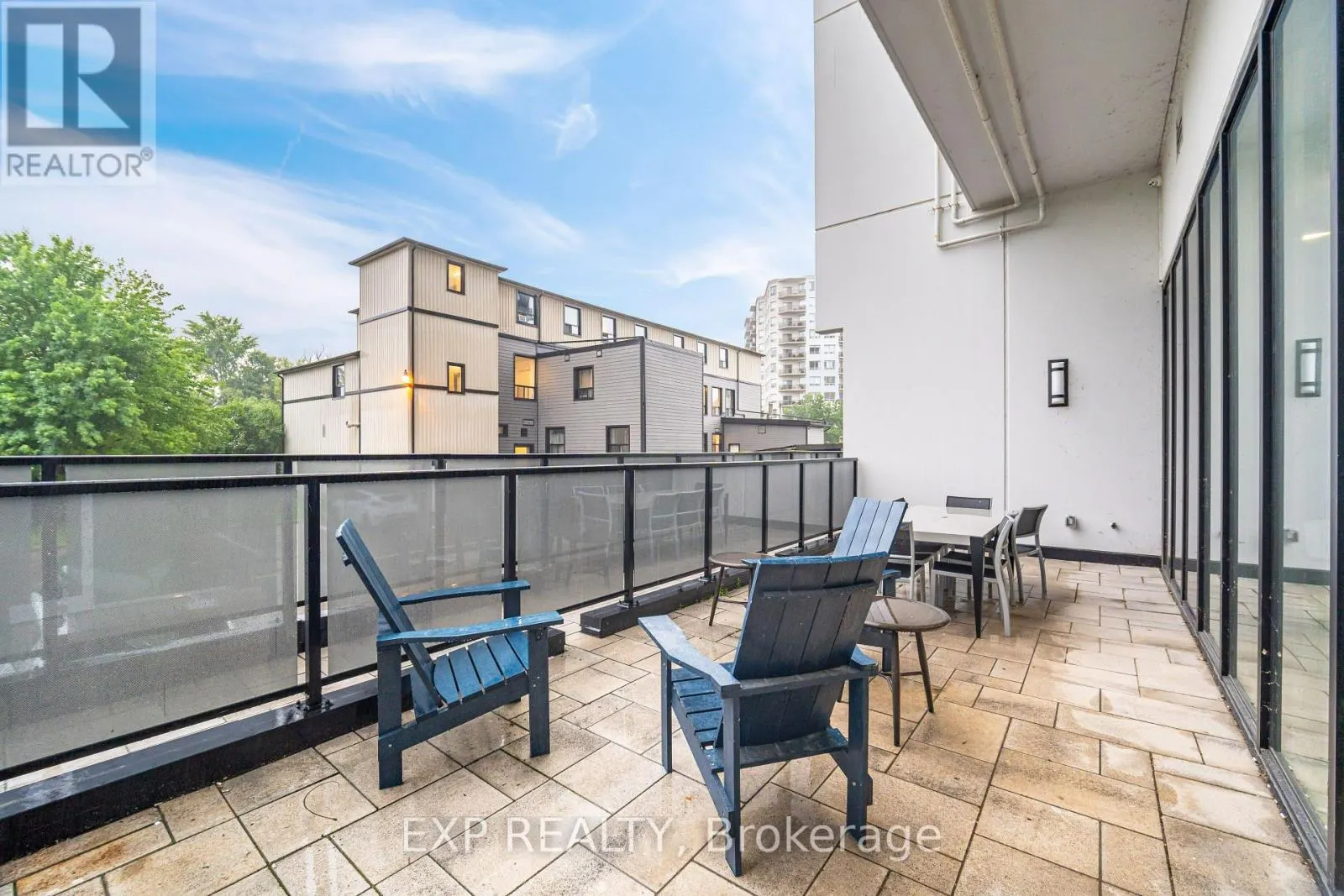 903 - 71 WYNDHAM STREET S