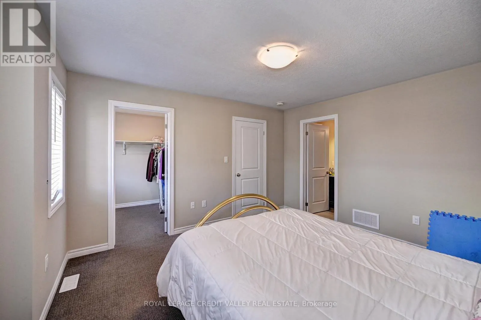 17 - 324 EQUESTRIAN WAY