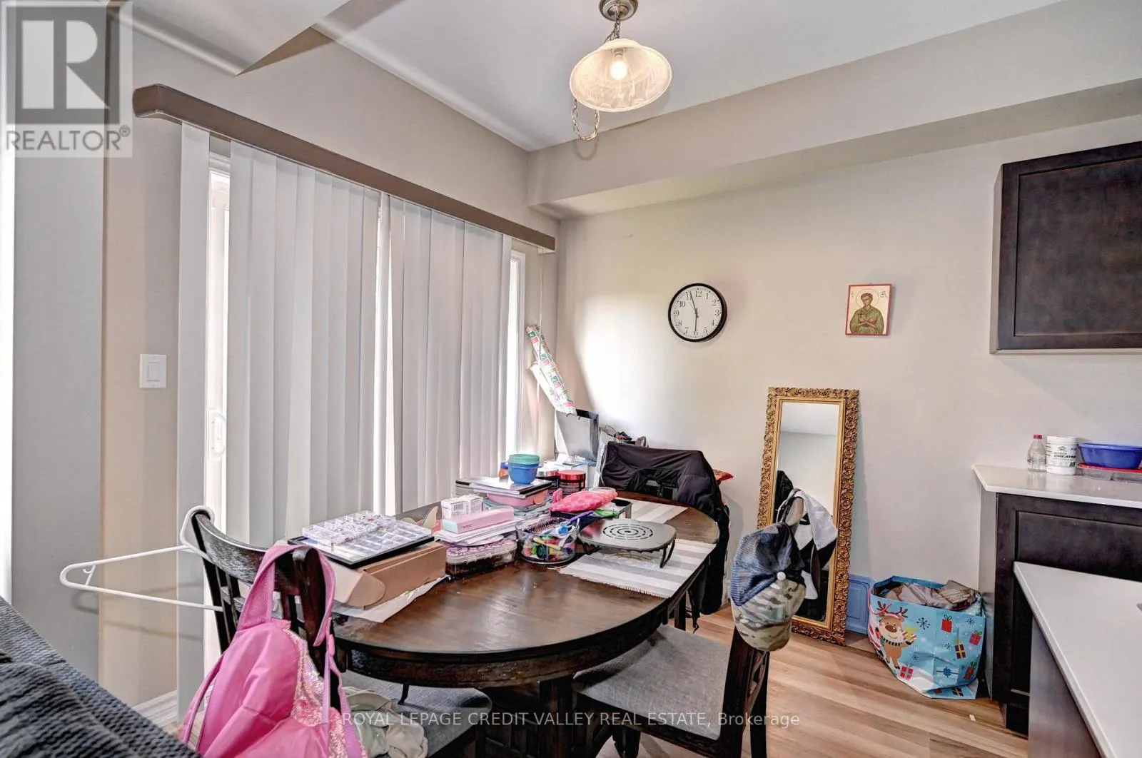 17 - 324 EQUESTRIAN WAY