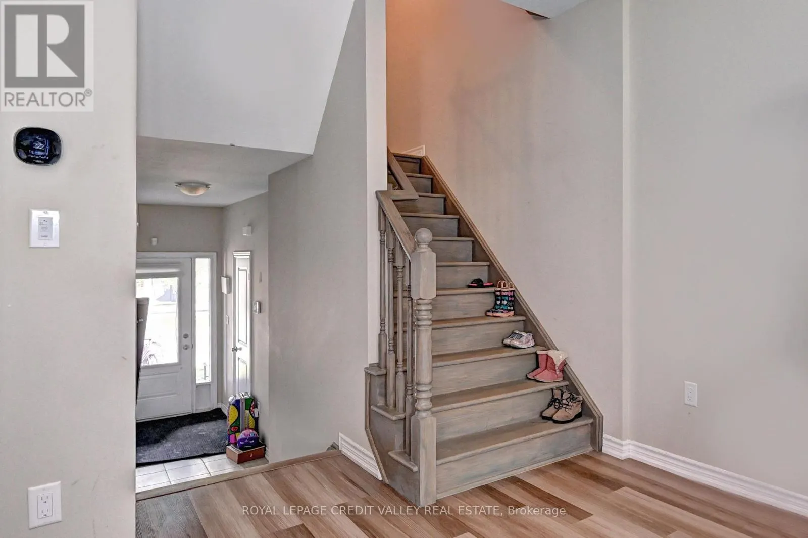 17 - 324 EQUESTRIAN WAY