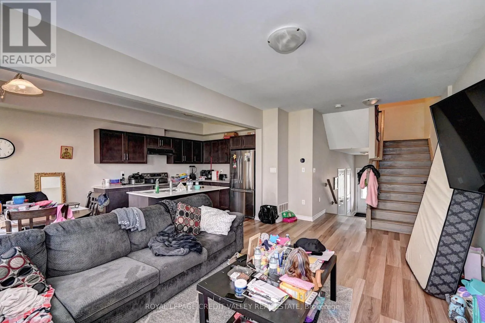 17 - 324 EQUESTRIAN WAY