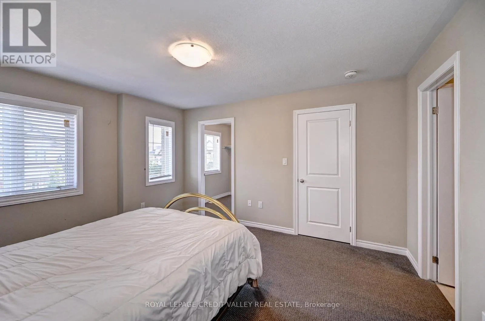 17 - 324 EQUESTRIAN WAY
