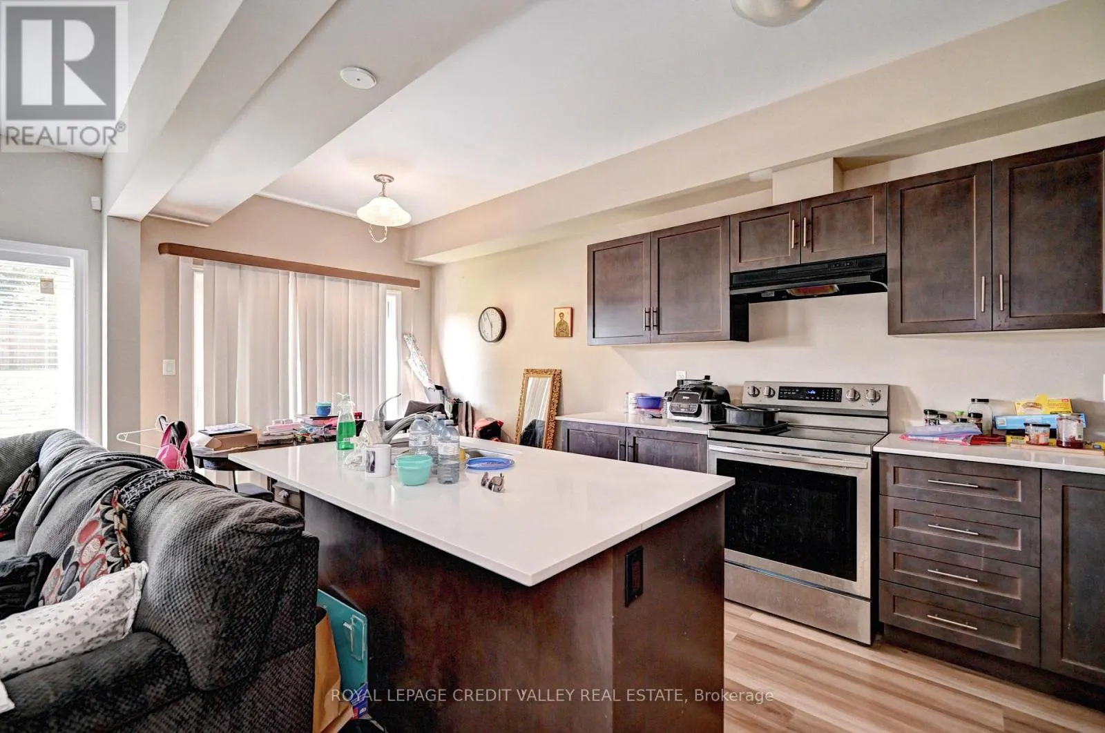 17 - 324 EQUESTRIAN WAY