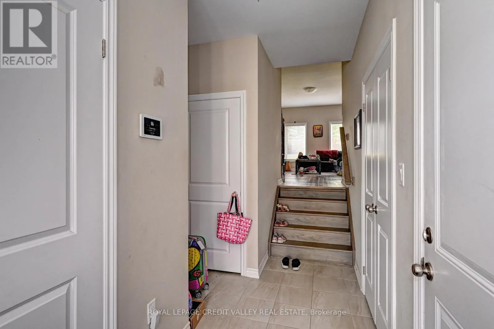 17 - 324 EQUESTRIAN WAY