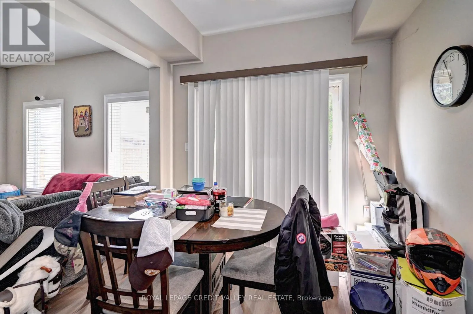 17 - 324 EQUESTRIAN WAY