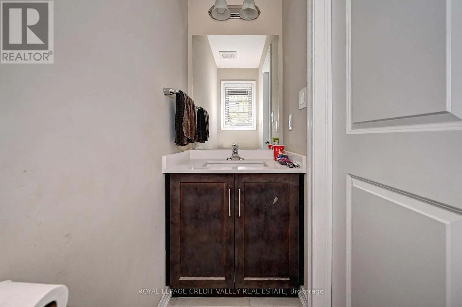 17 - 324 EQUESTRIAN WAY