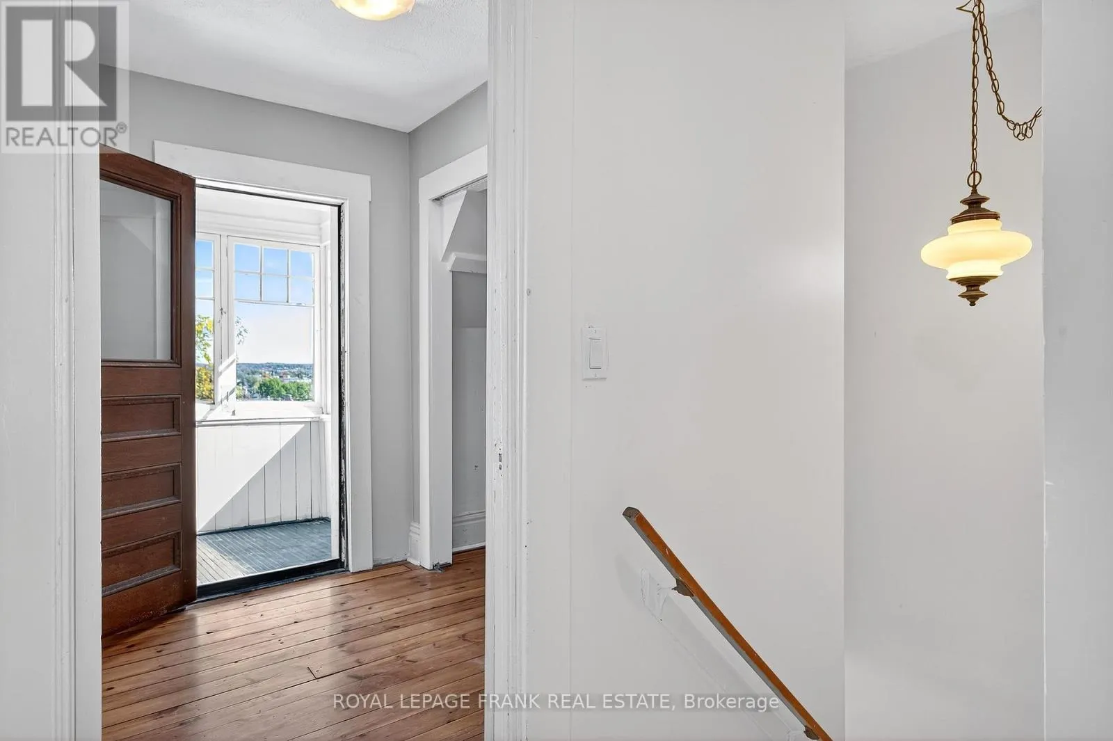 1217 GRANDVIEW AVENUE