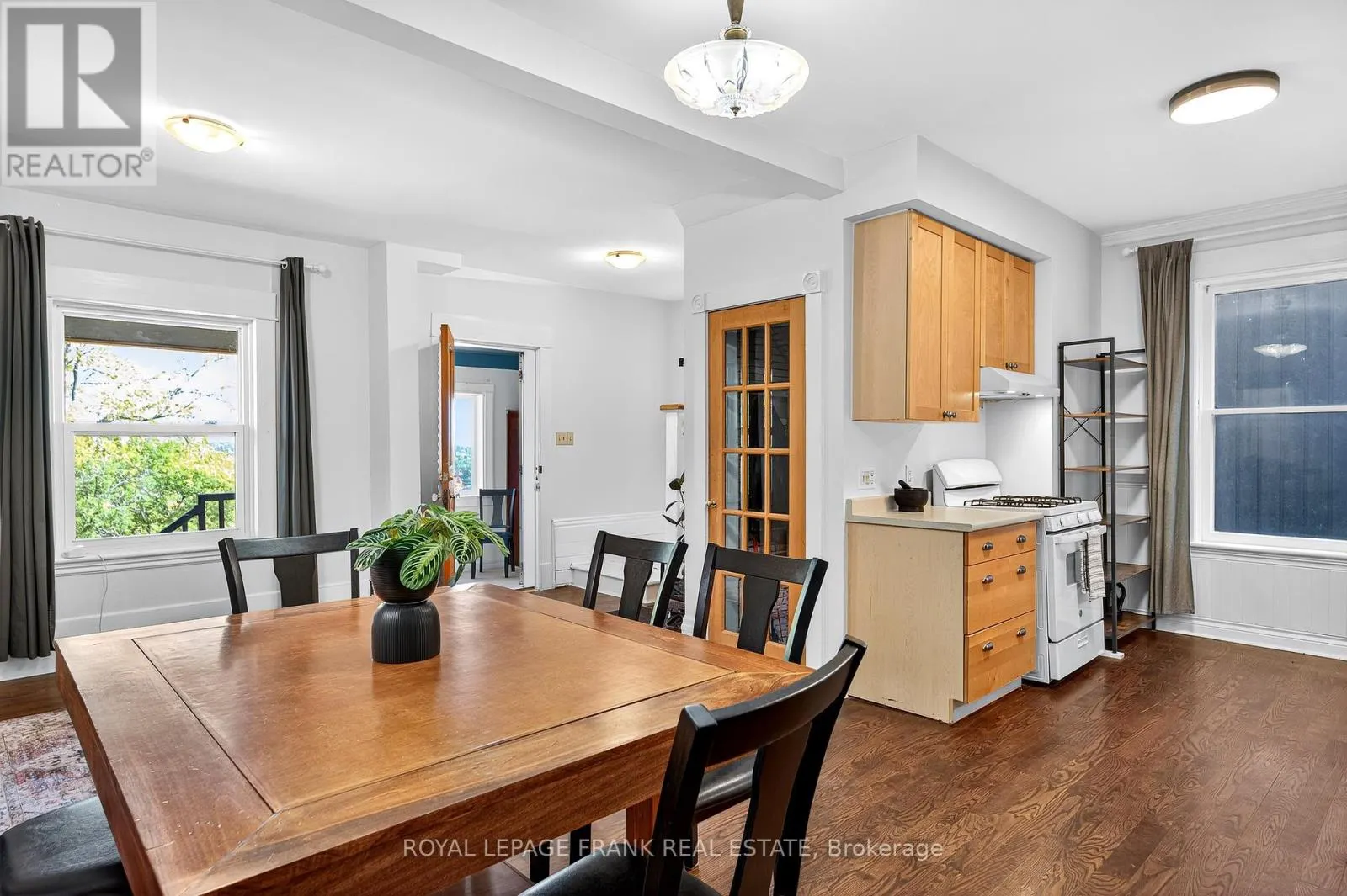 1217 GRANDVIEW AVENUE