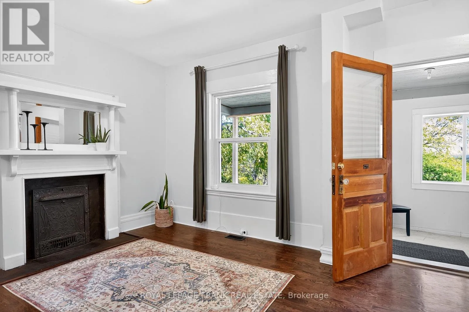 1217 GRANDVIEW AVENUE