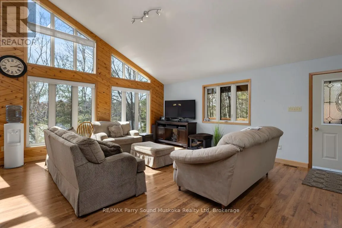38 SHEBESHEKONG ESTATES ROAD S