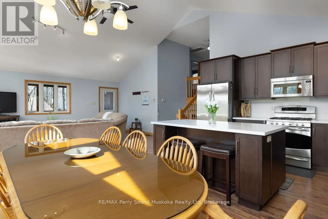 38 SHEBESHEKONG ESTATES ROAD S