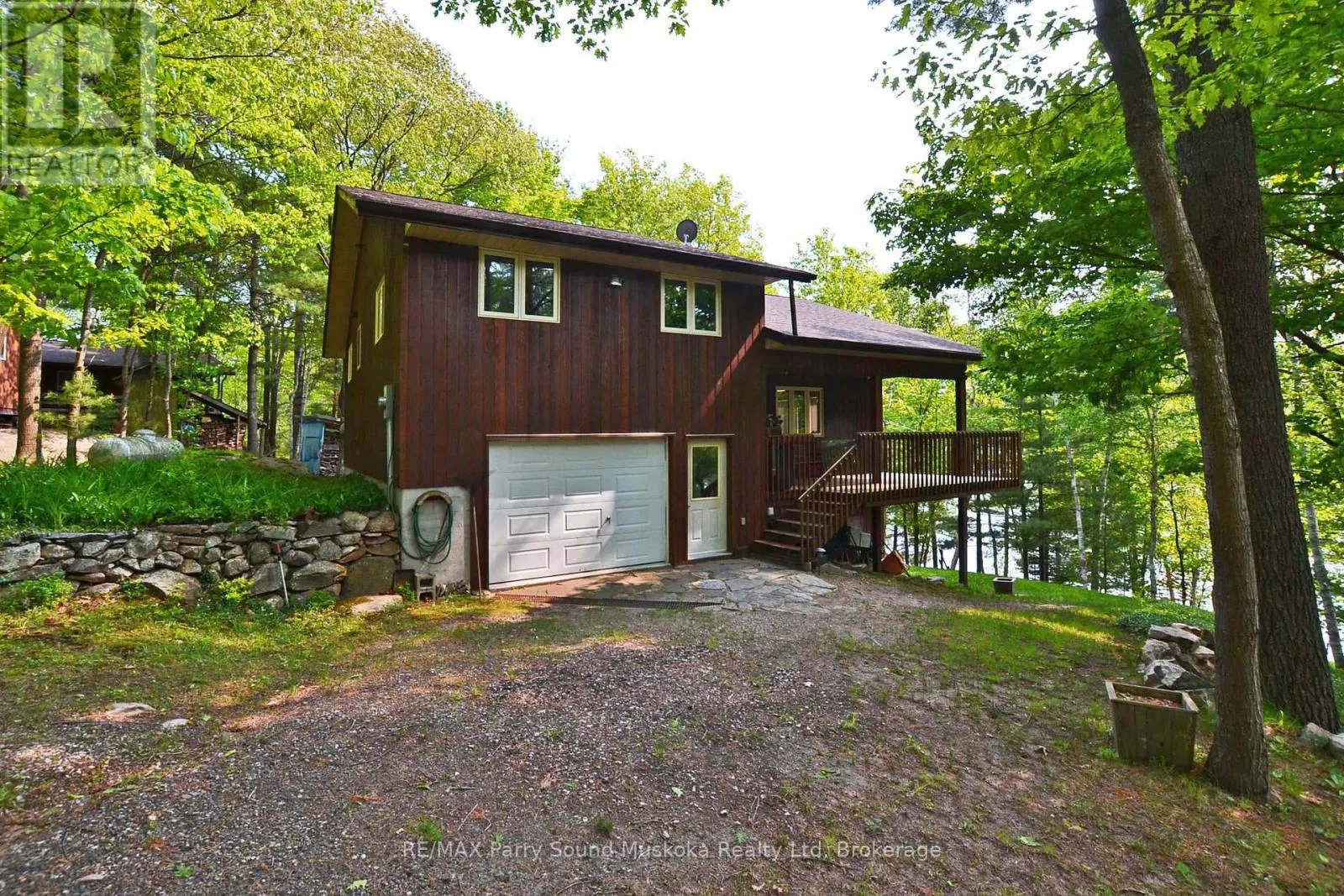 38 SHEBESHEKONG ESTATES ROAD S