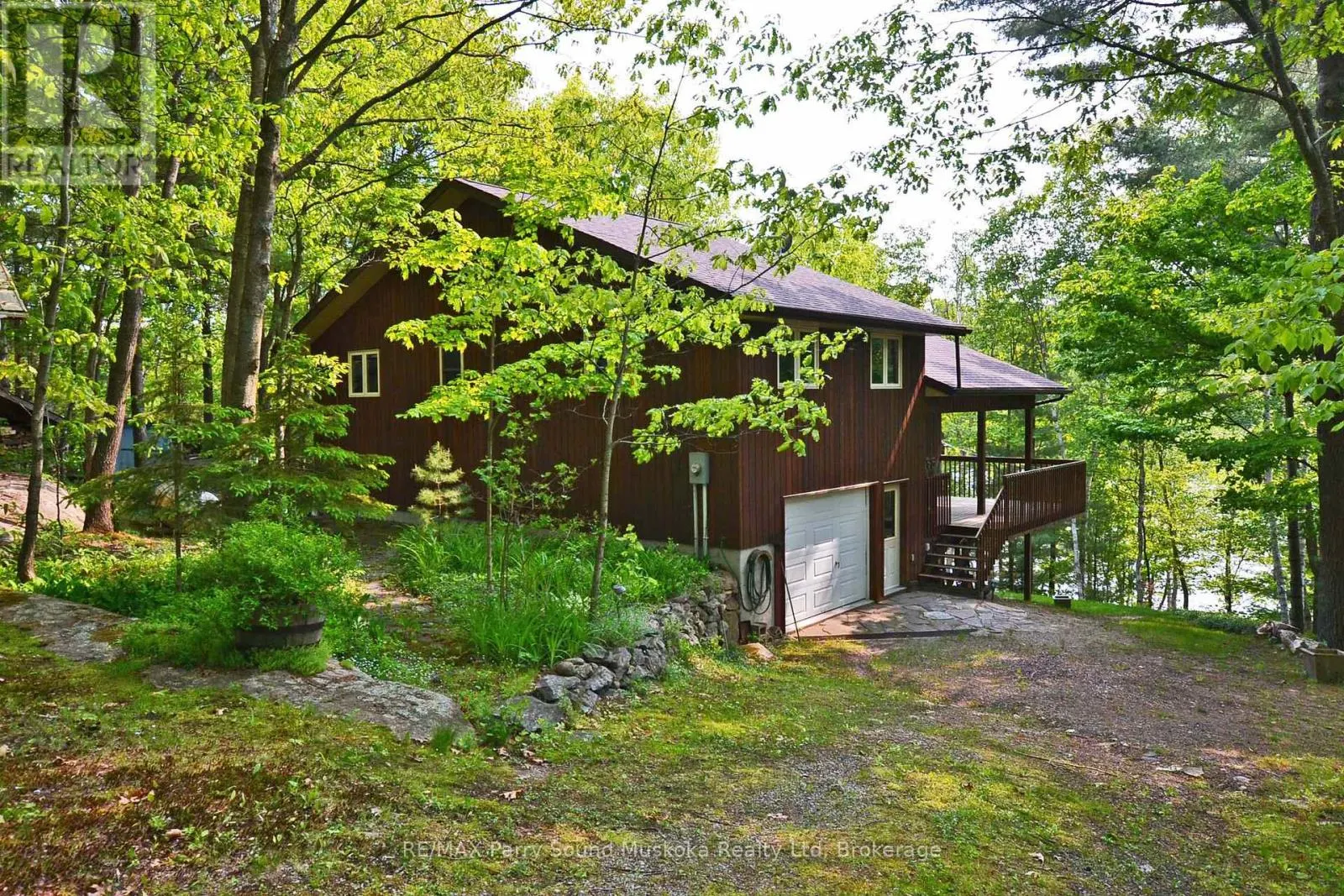 38 SHEBESHEKONG ESTATES ROAD S