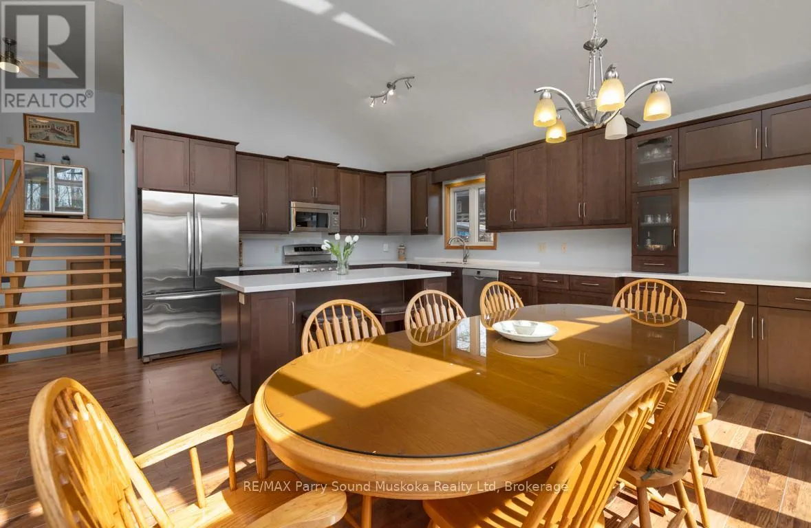 38 SHEBESHEKONG ESTATES ROAD S