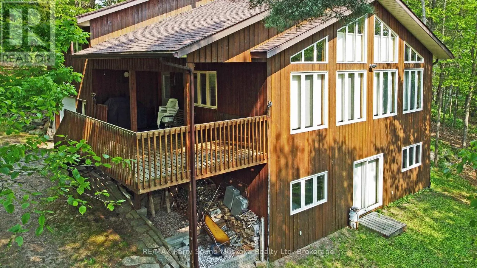 38 SHEBESHEKONG ESTATES ROAD S
