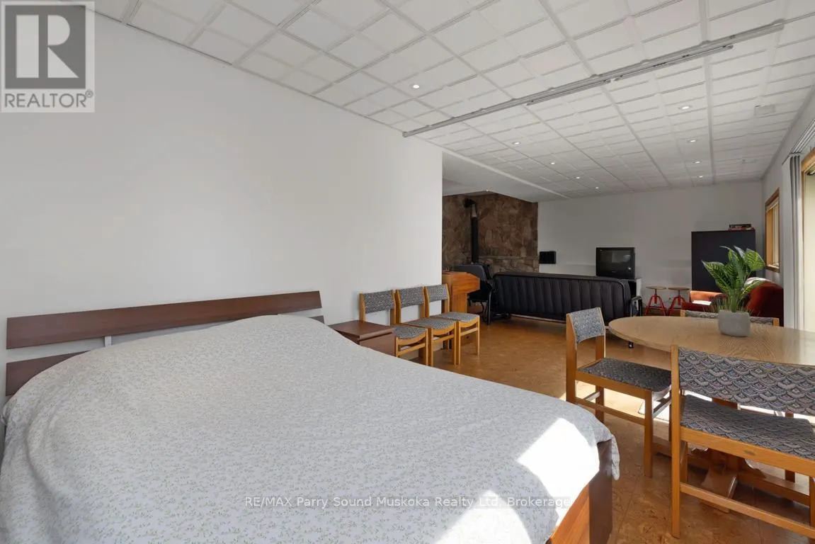 38 SHEBESHEKONG ESTATES ROAD S