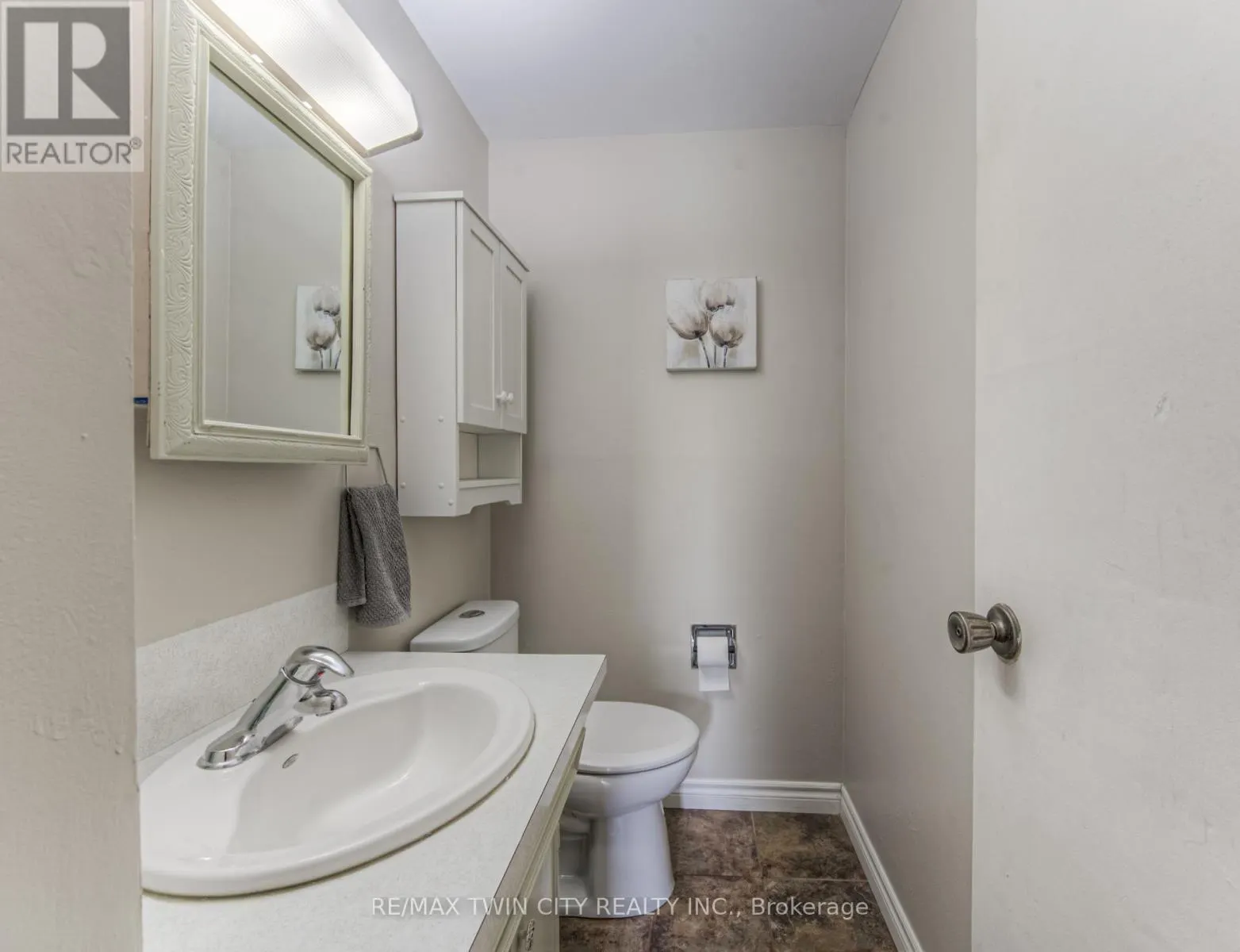 82 ROSENEATH CRESCENT
