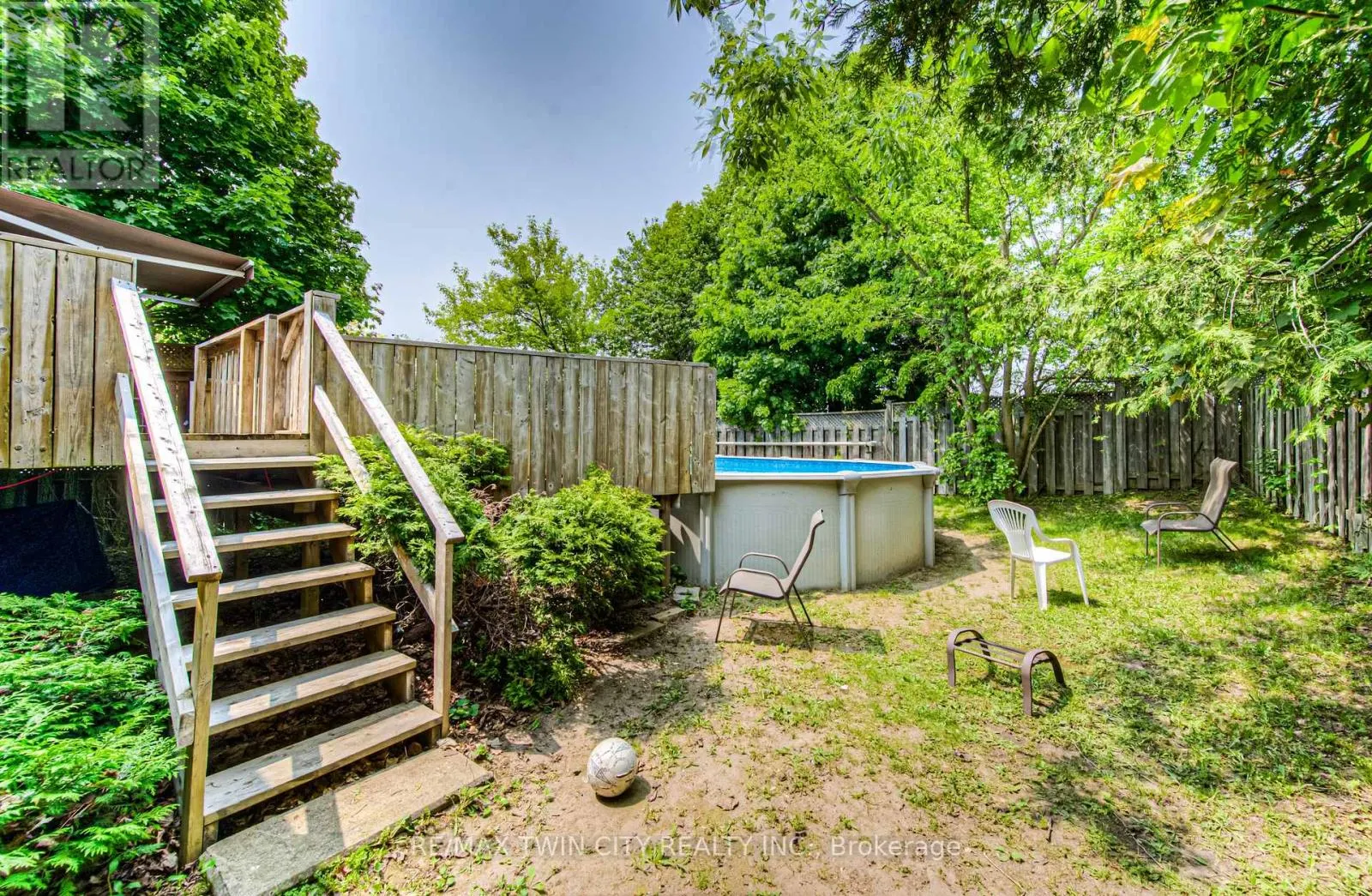 82 ROSENEATH CRESCENT