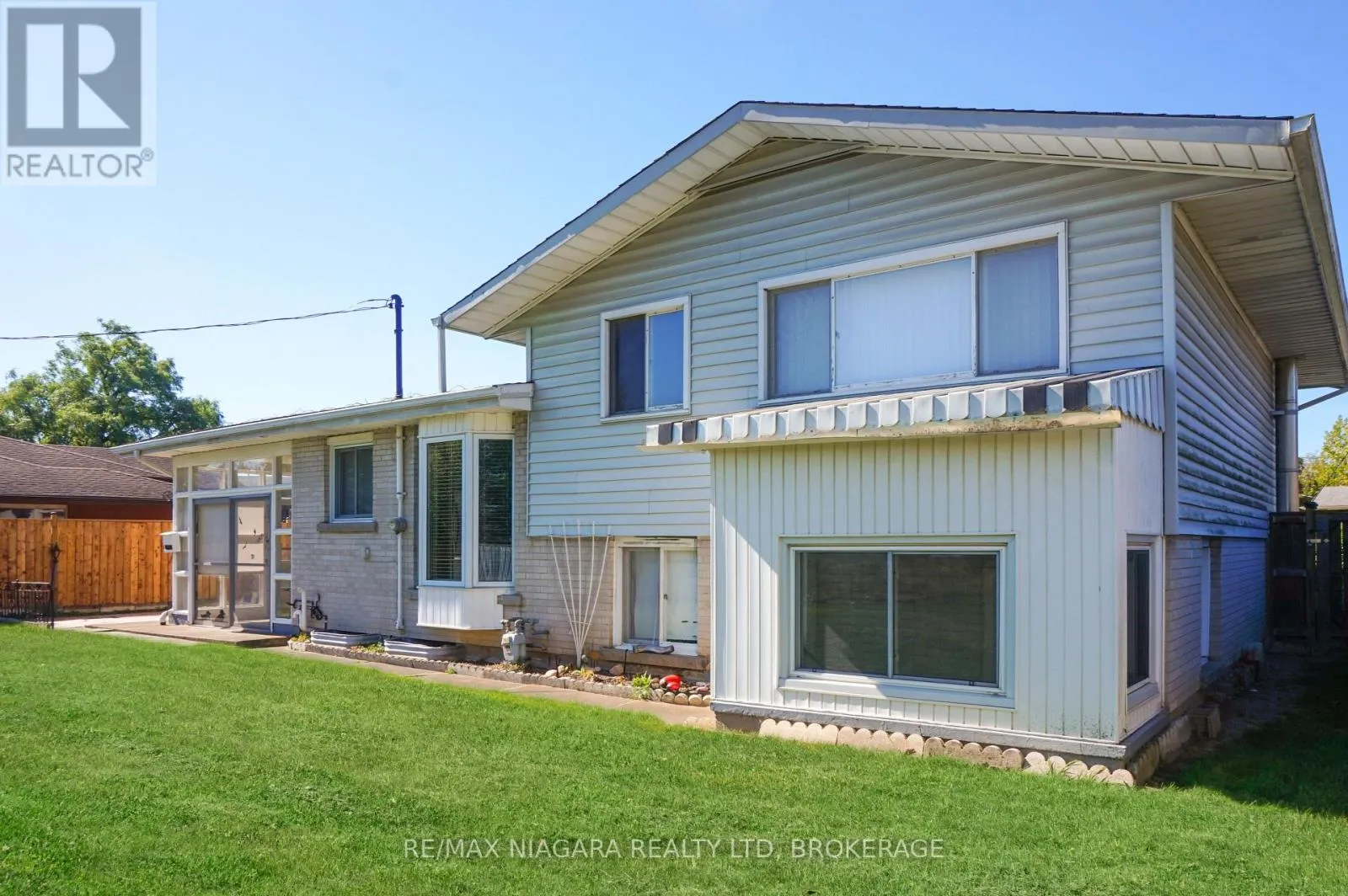 8824 CHAMPLAIN DRIVE