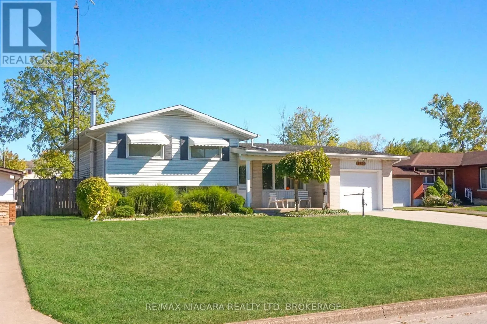 8824 CHAMPLAIN DRIVE
