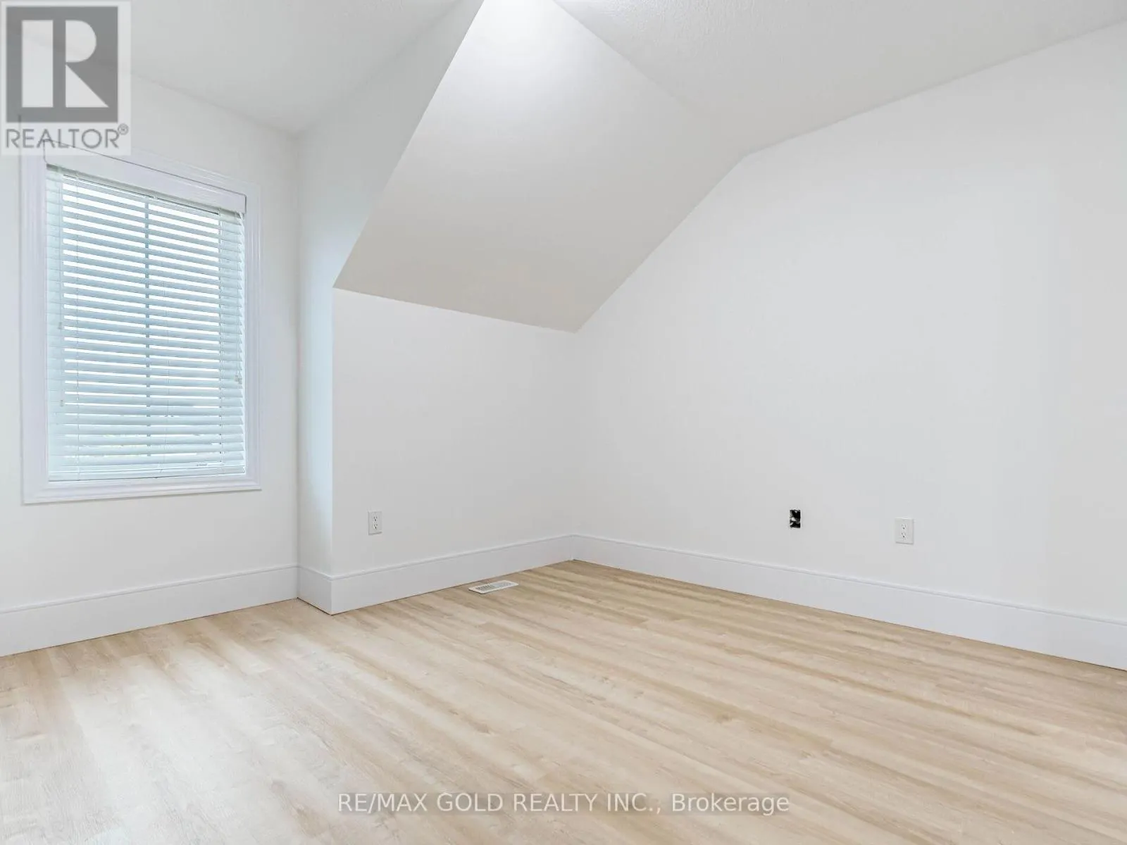 436 LINDEN DRIVE