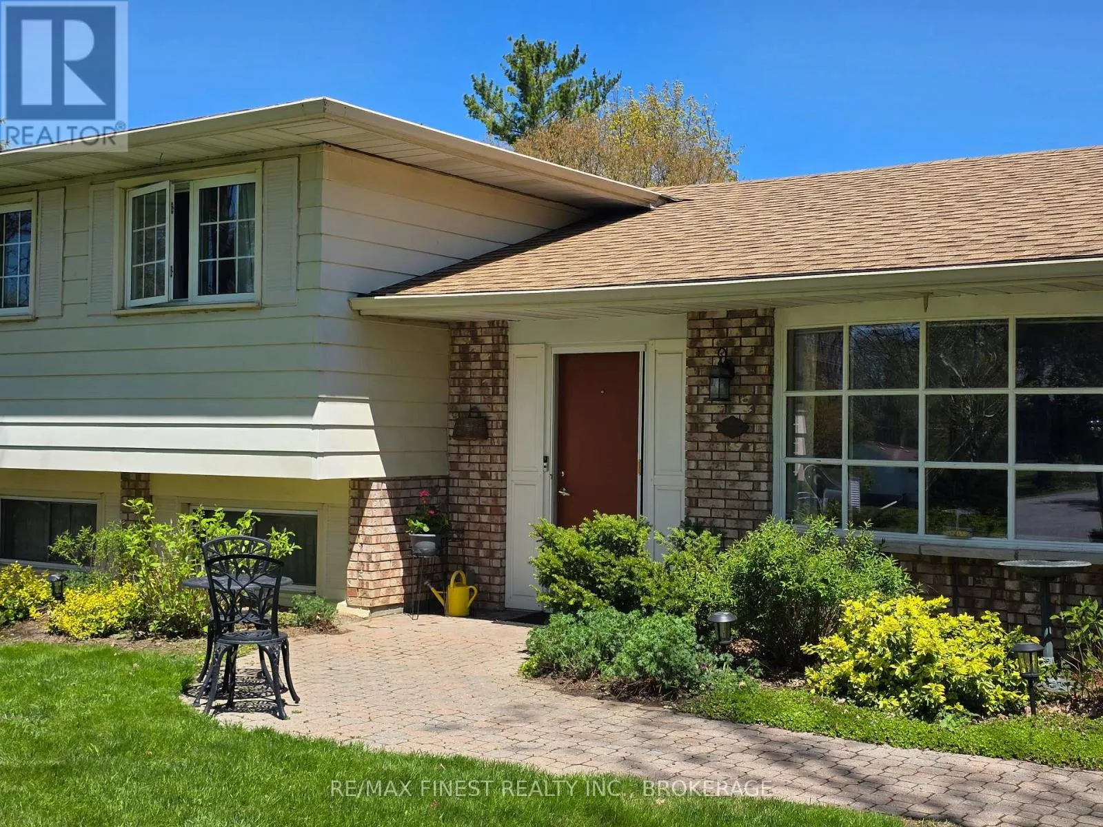 15 EDGEWOOD DRIVE